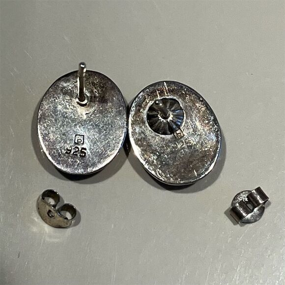 925‎ Sterling Silver Mother of Pearl Oval Stud Earrings Secure Backings - Picture 6 of 9